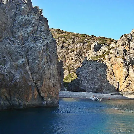 호텔 Mely Kapsálion